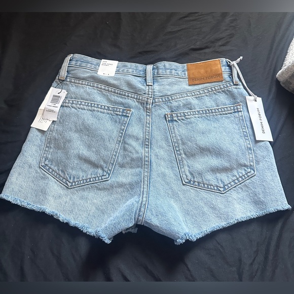 BRAND NEW‼️ ARITZIA DENIM FORUM THE YOKO SHORT - Picture 4 of 6